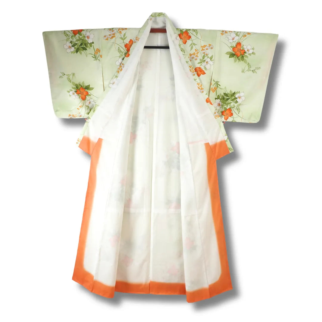 Innenansicht Kimono mit hellem Innenfutter