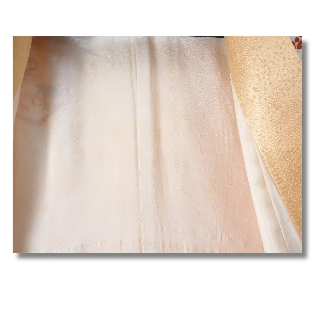 Detailaufnahme des Innenstoffes eines Vintage Kimono