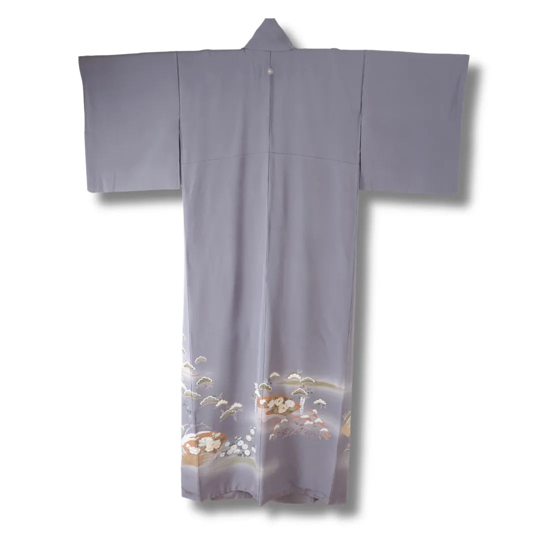 Kimono Rückansicht mit floralem Muster unten