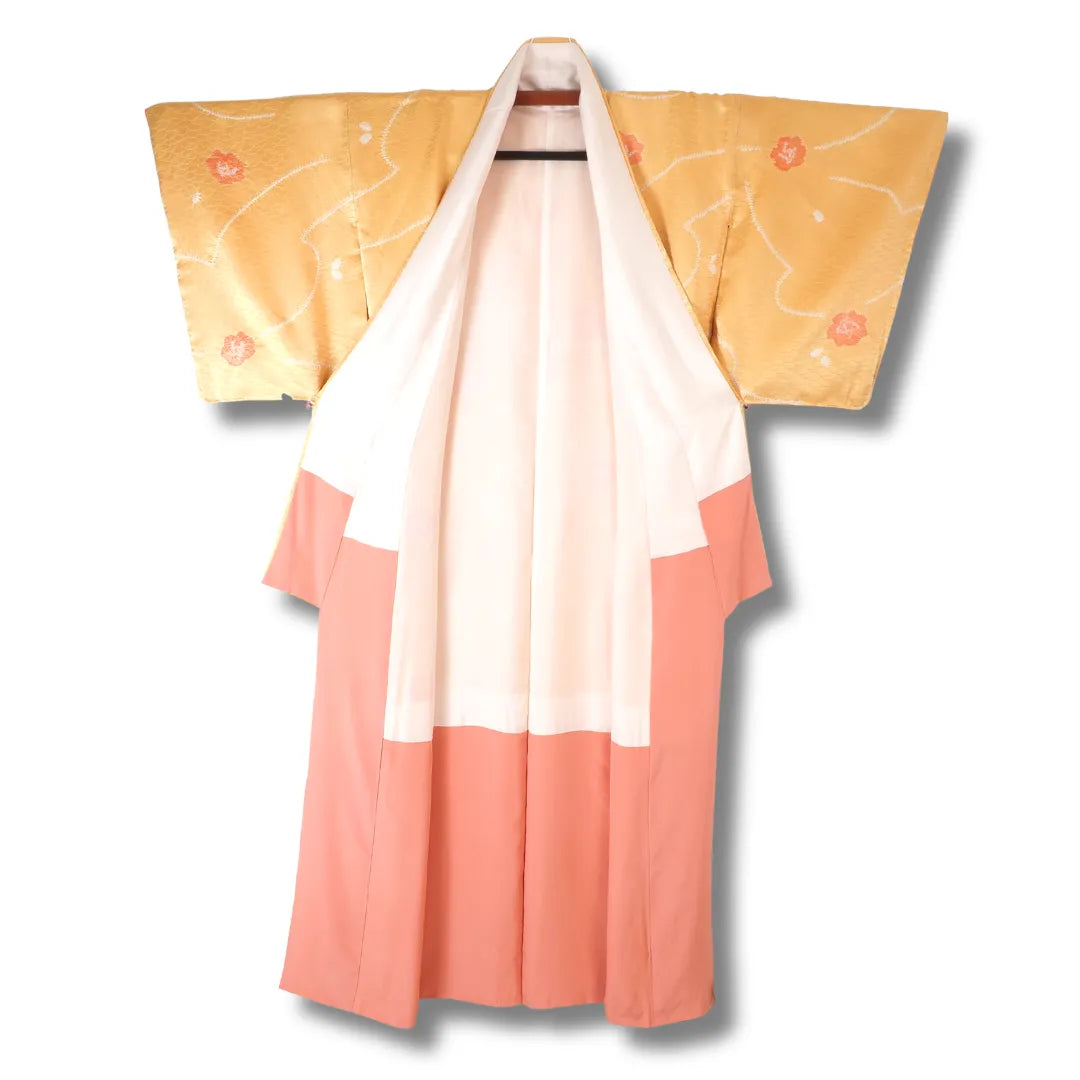 Innenansicht Kimono mit hellem Innenfutter und Farbverlauf