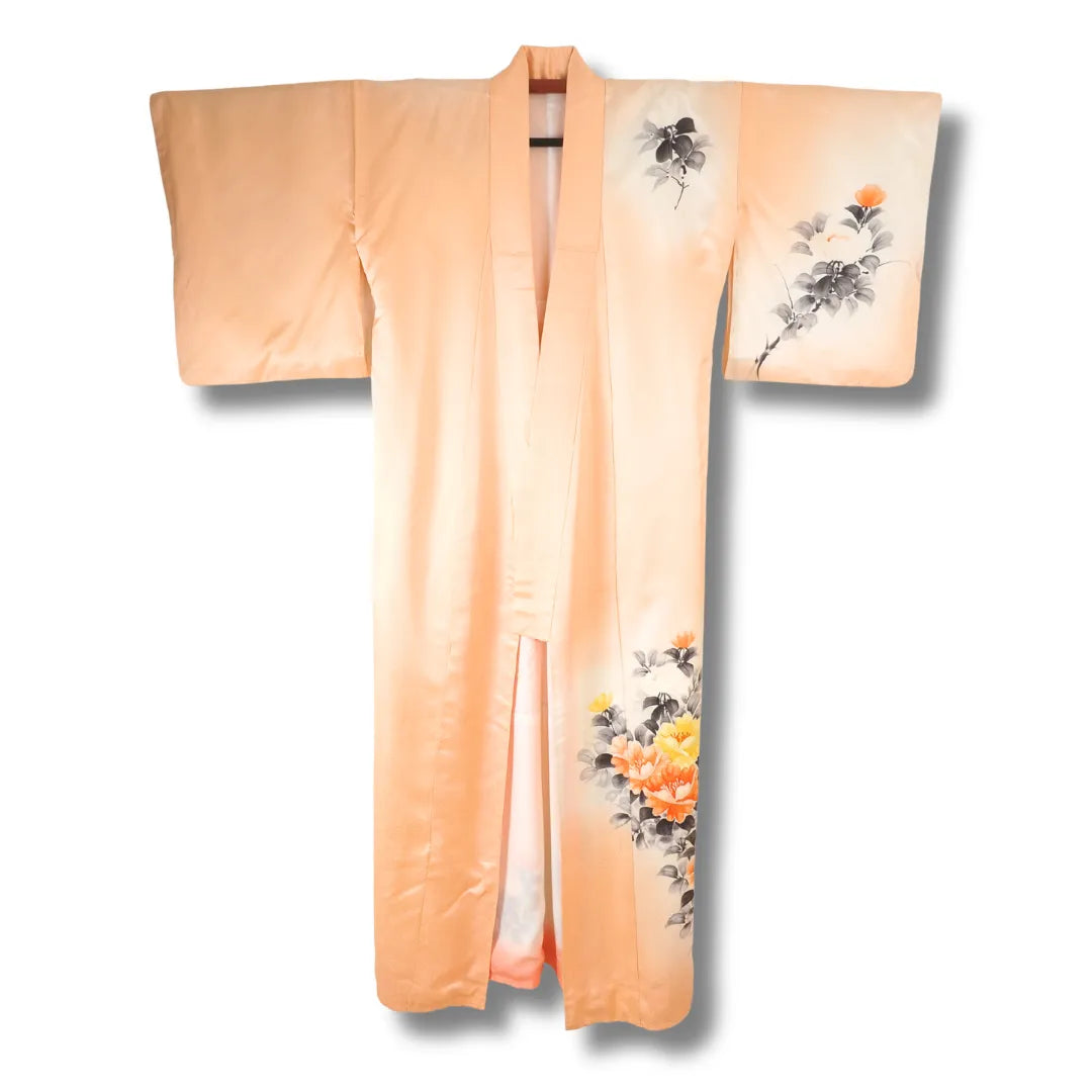Vintage Tsukesage Kimono hellorange Vorderansicht mit Blumenmuster