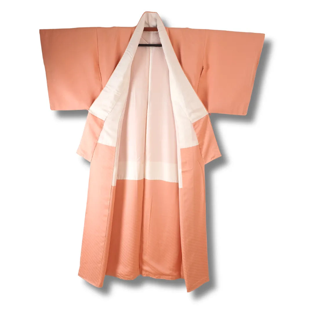 Innenansicht Kimono mit hellem Innenfutter