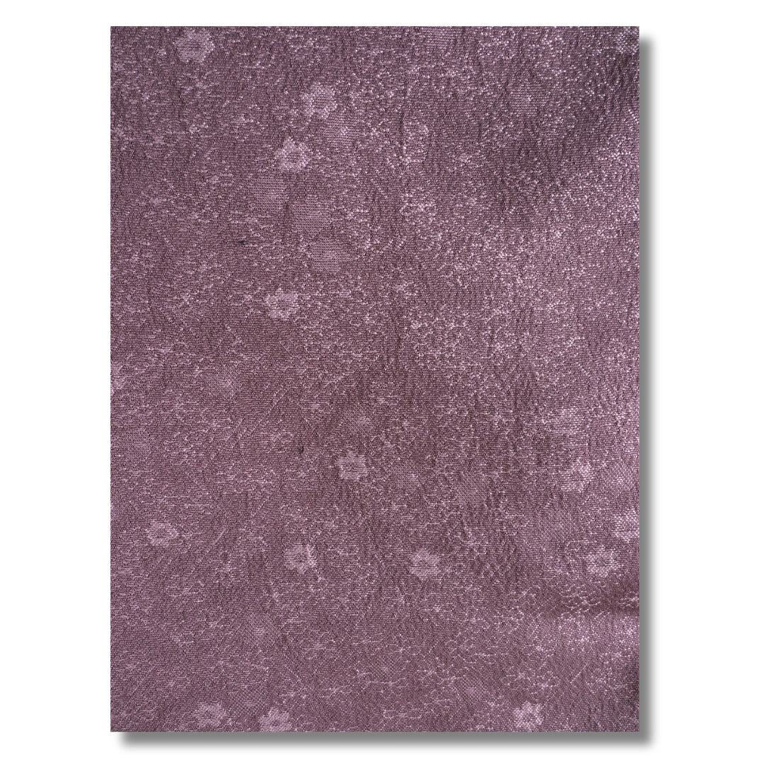 Blumenmuster auf lila Komon Kimono Stoff