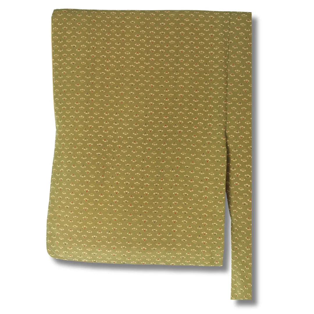 Detailaufnahme Stoff mit feinem Fächermuster in Grün