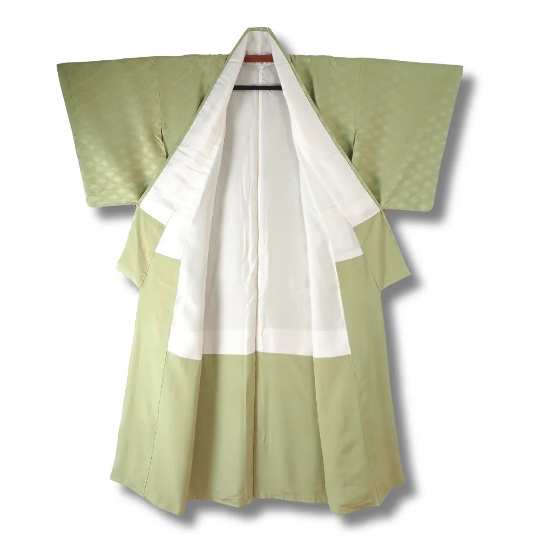 Innenansicht Kimono mit hellem Innenfutter