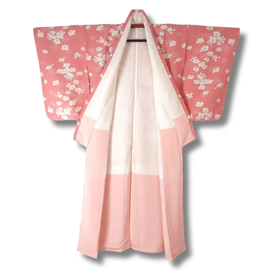 Innenansicht Kimono mit hellem Futter und Farbverlauf