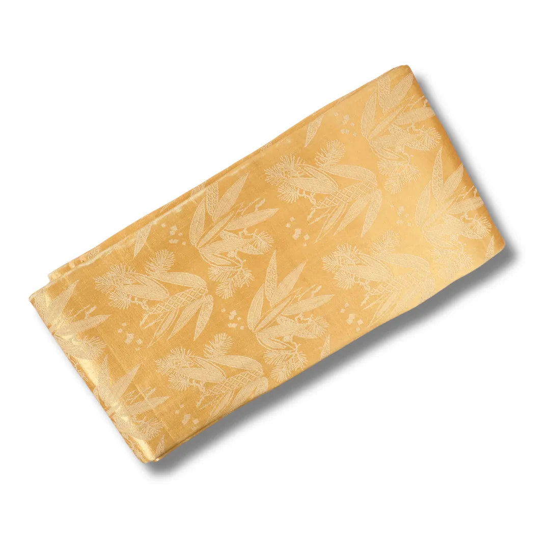 Goldgelber Vintage Hanhaba Obi aus Japan mit Ton-in-Ton Pflanzenmotiv