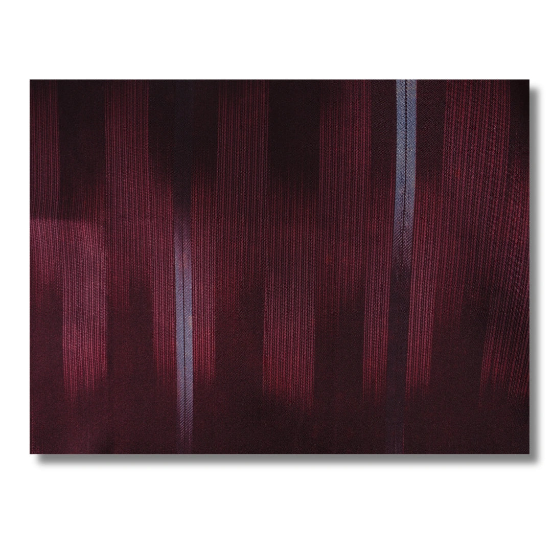 Detail des lila Streifenmusters