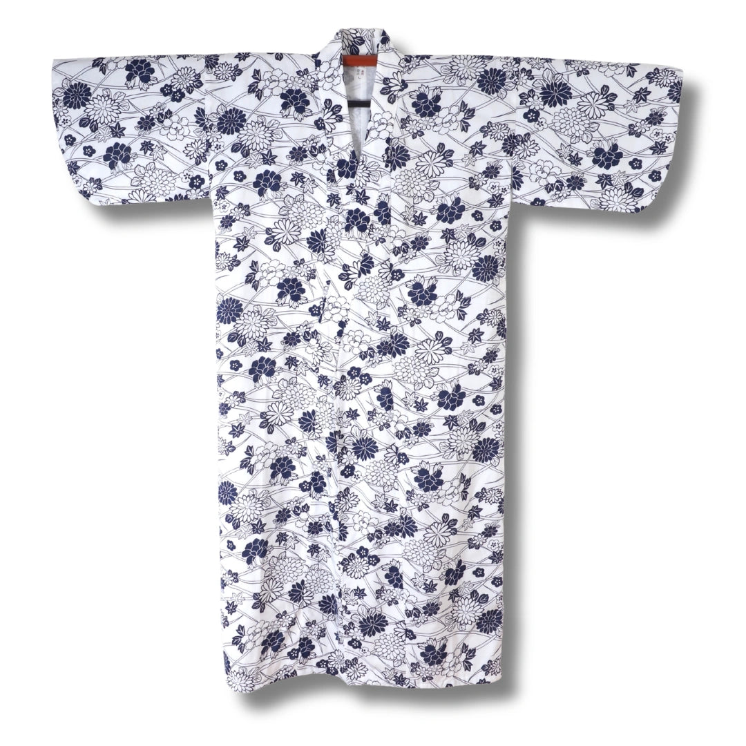 Vorderseite eines blau weißen Yukata