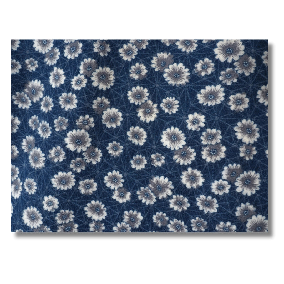Vintage Damen Yukata Blau-Weiß mit Floralmuster