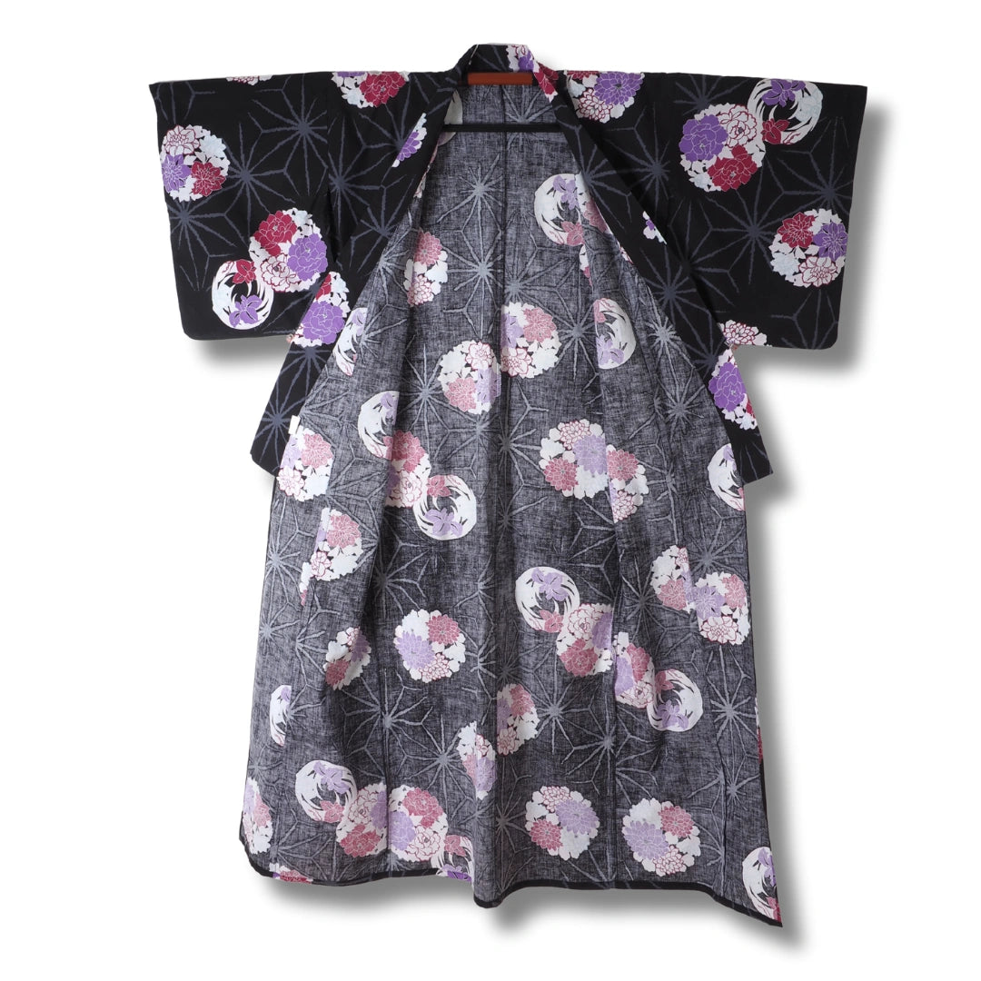 Vintage Damen Yukata Schwarz Lila mit Blumen