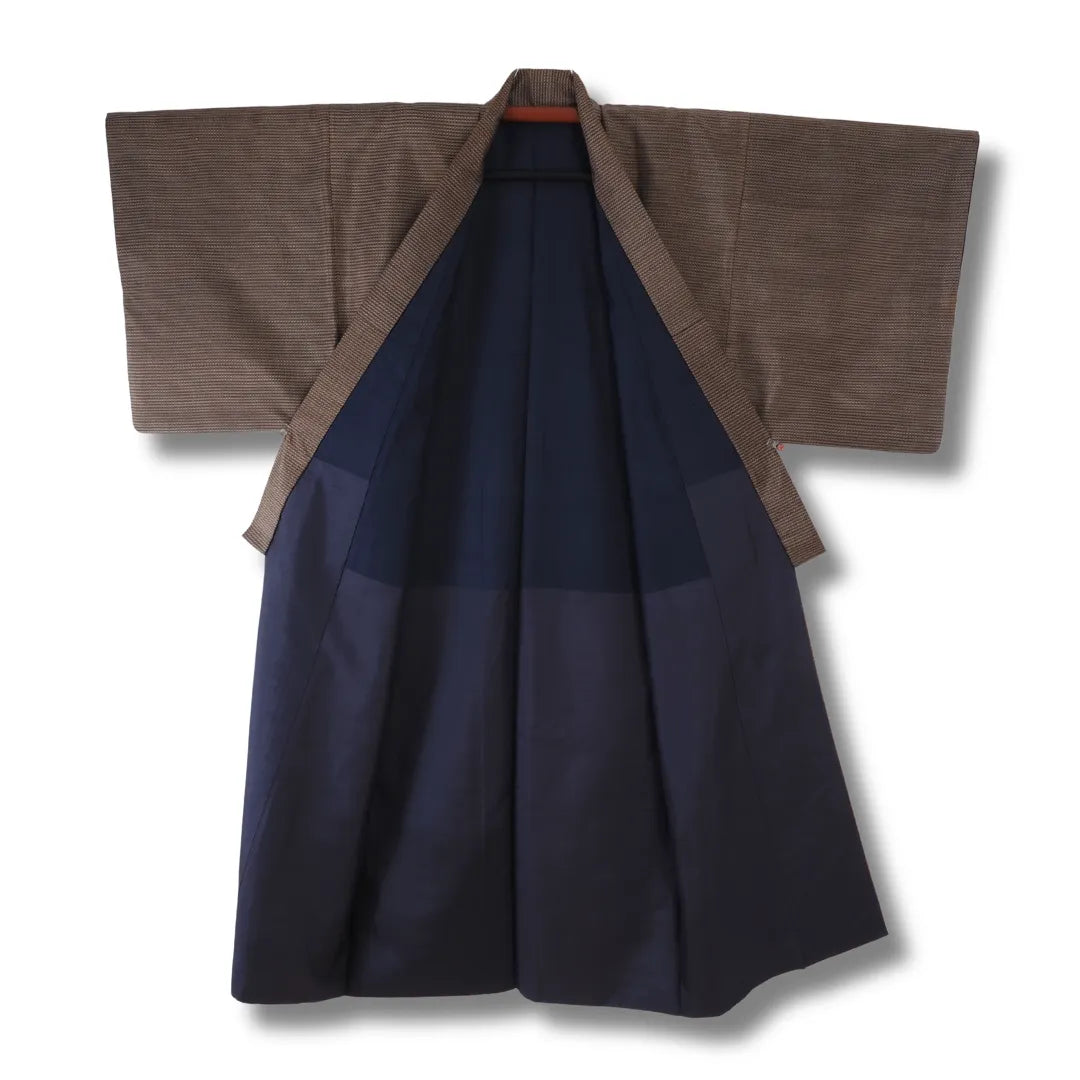 Vintage Herren-Kimono geöffnet mit Blick auf das blaue Innenfutter