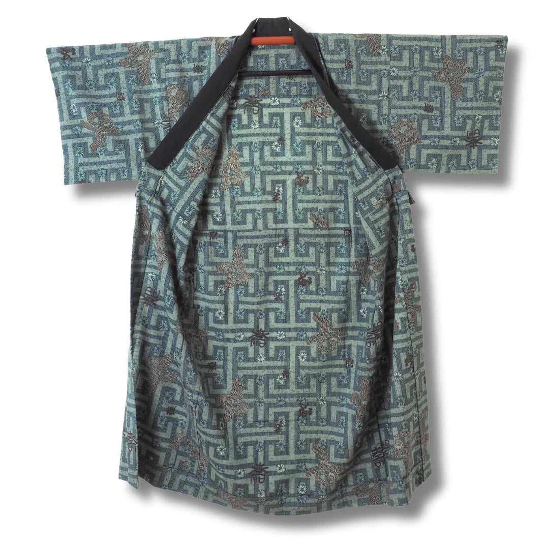 Vintage Herren Juban Labyrinth Schriftzeichen und Kreise