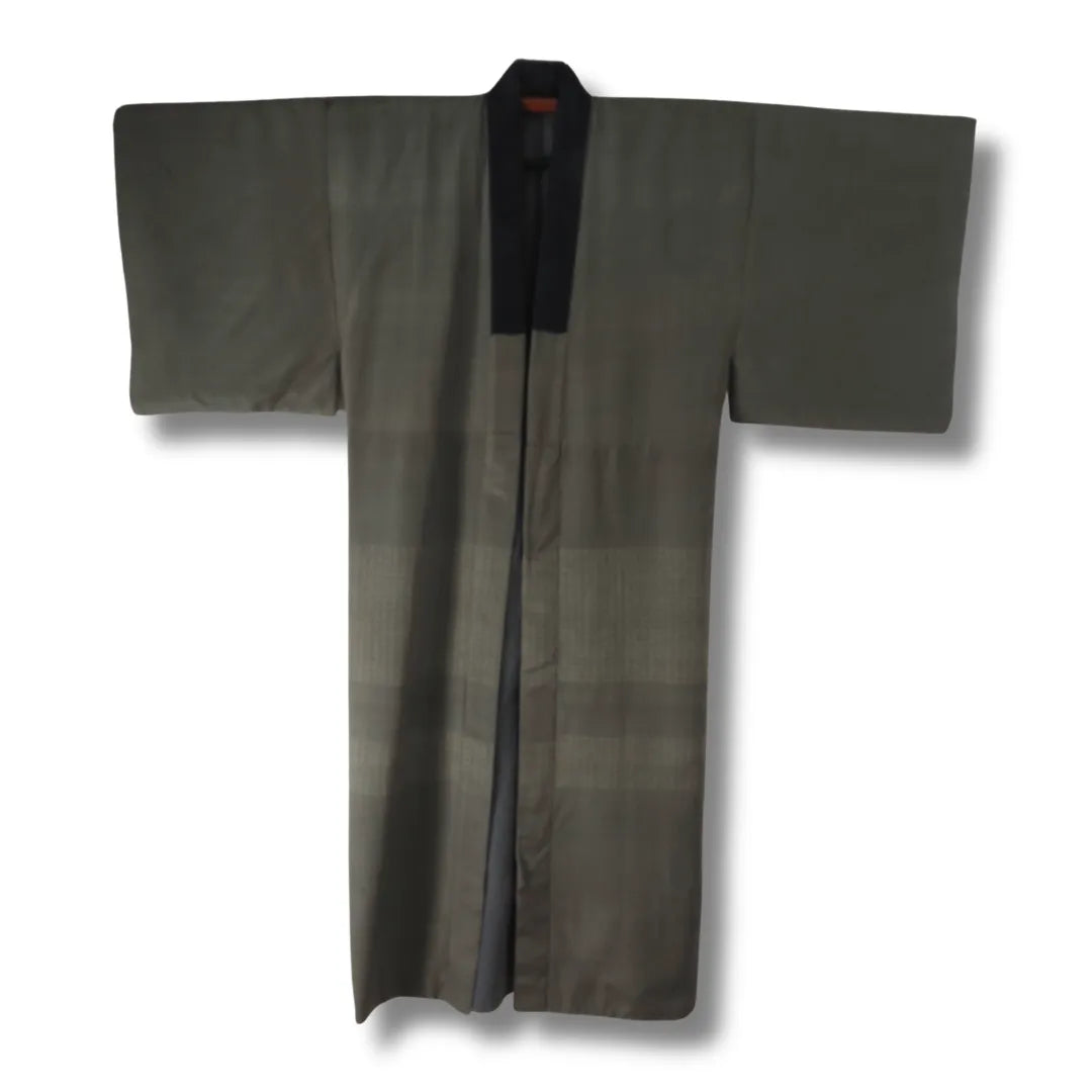 Vintage Herren Kimono in Dunkelgrün Vorderansicht