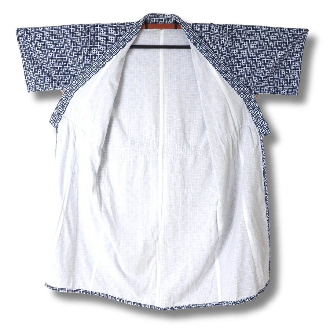 Vintage Nemaki Yukata Blau-Weiß mit modernem Linienmuster