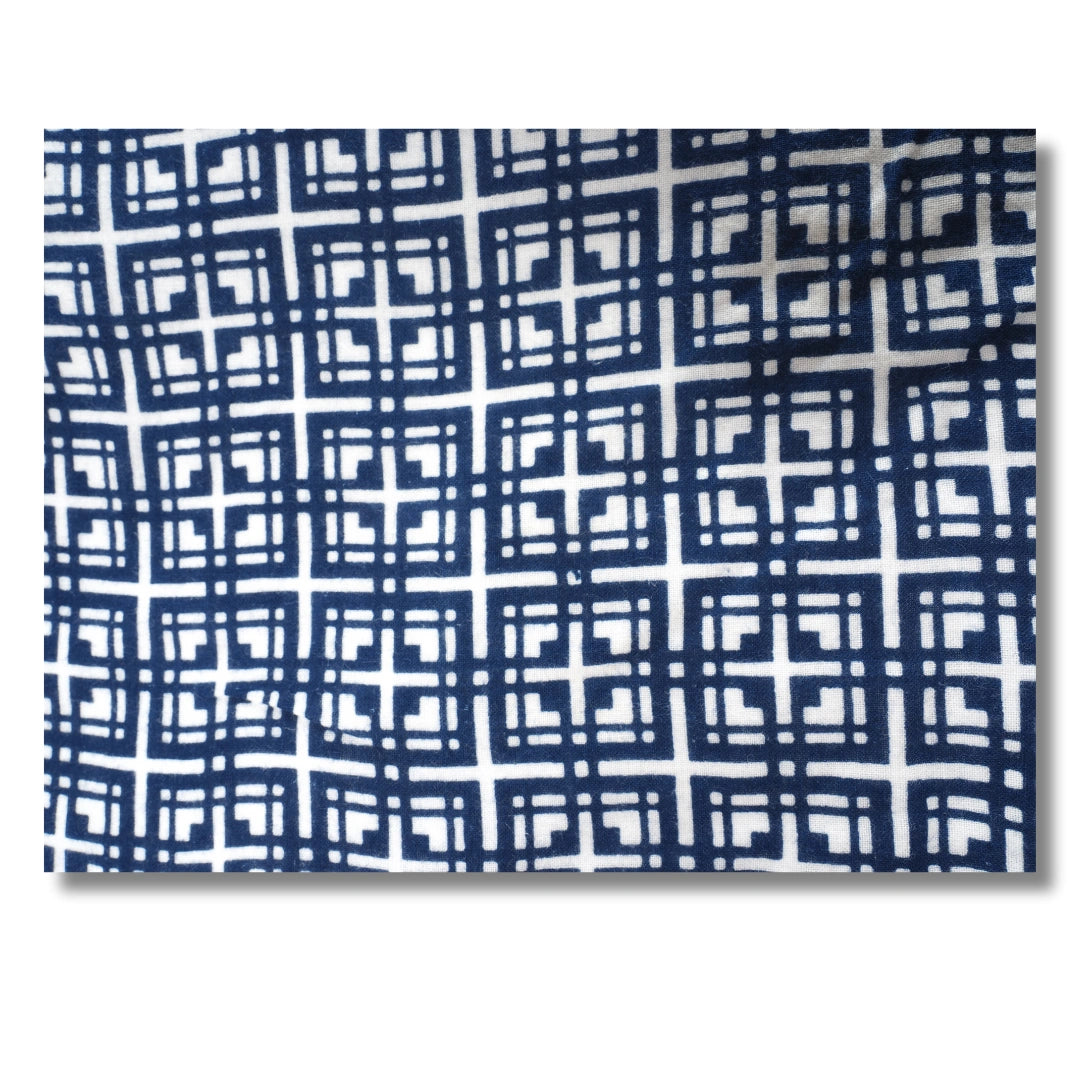 Vintage Nemaki Yukata Blau-Weiß mit modernem Linienmuster