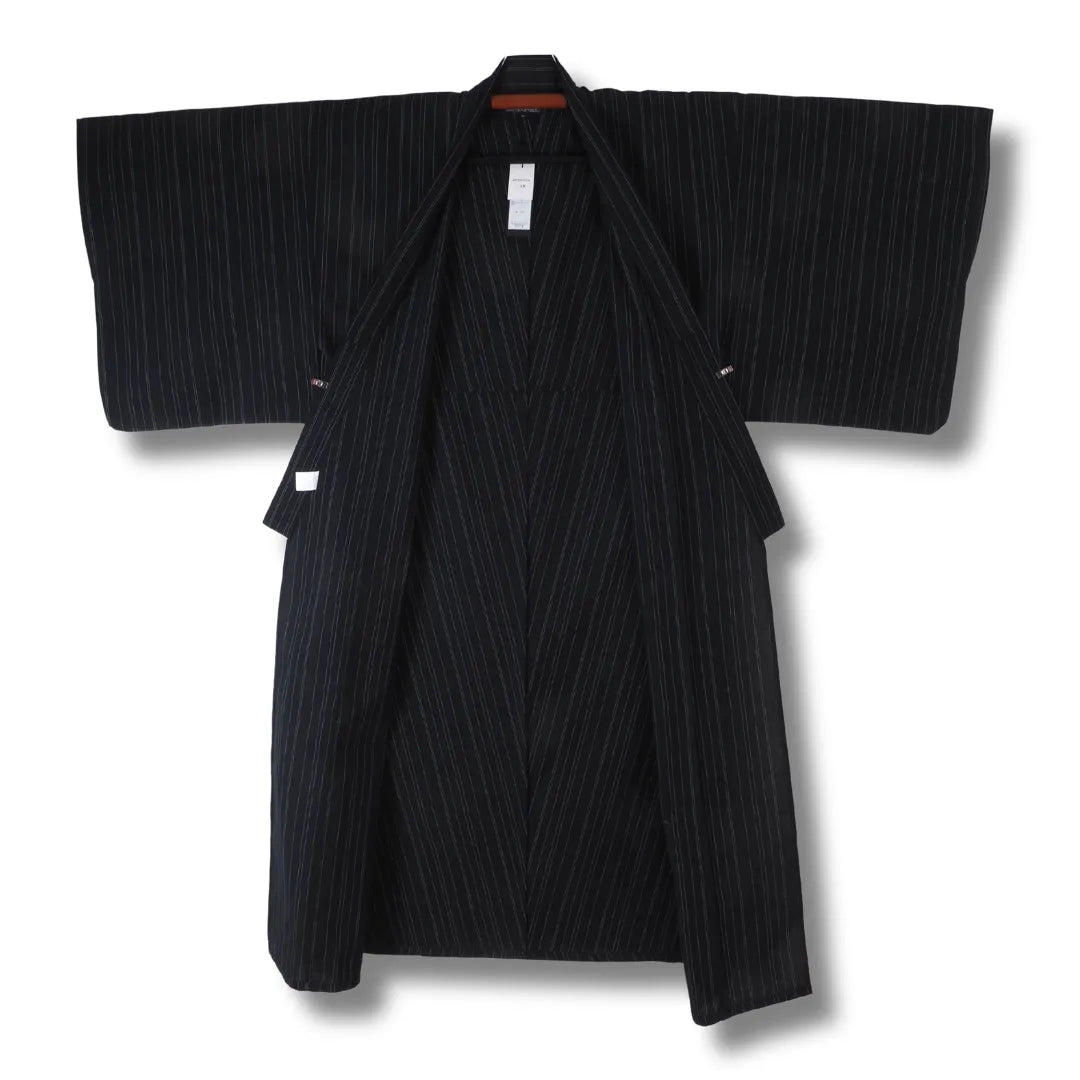 Innenansicht des schwarzen Yukata aus Japan
