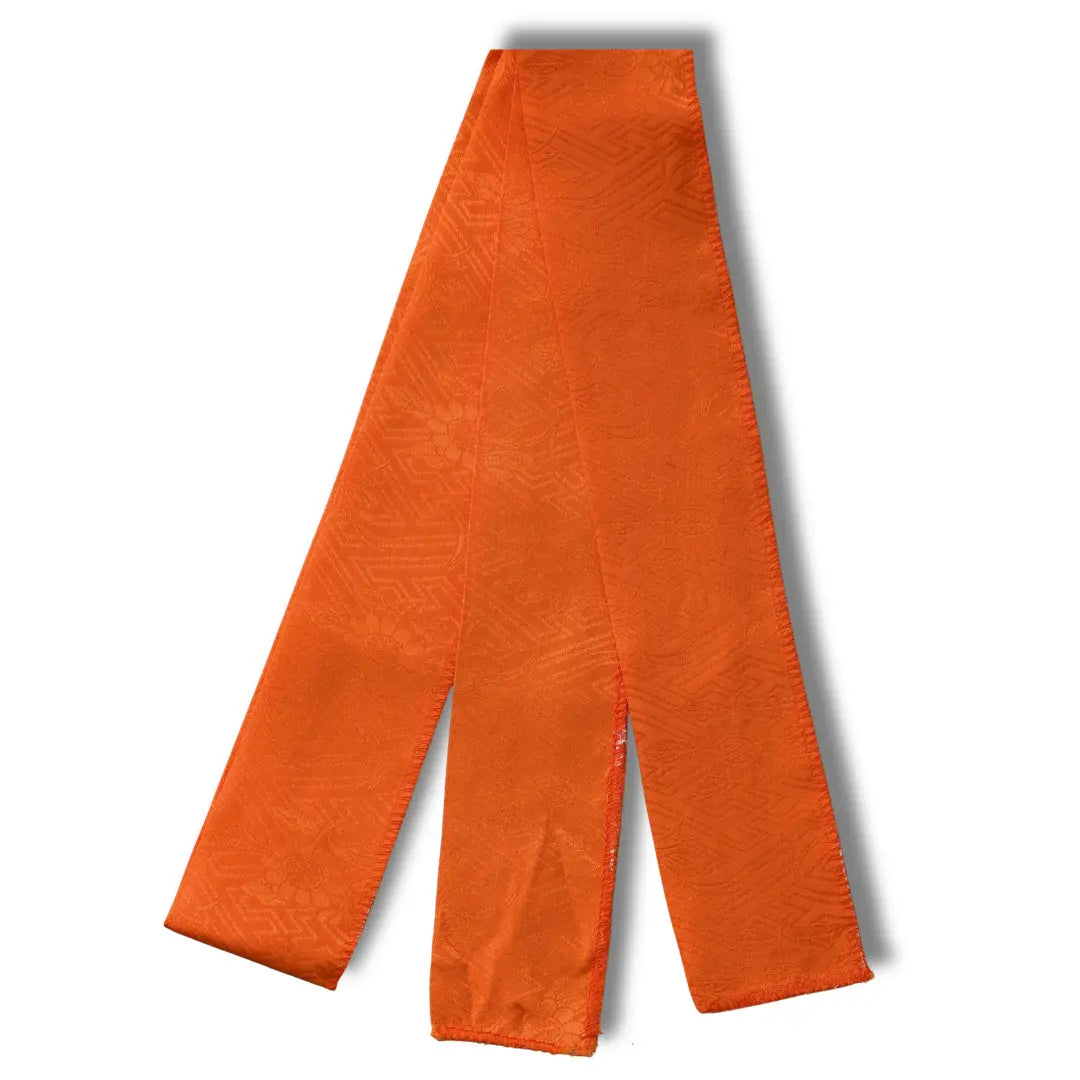 Orangefarbener Vintage Kasane Eri für Kimono mit eingewebten traditionellen japanischen Motiven