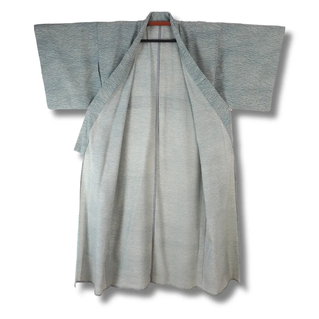 Vintage Sommer-Kimono in Mint aufgehängt, ohne Futter