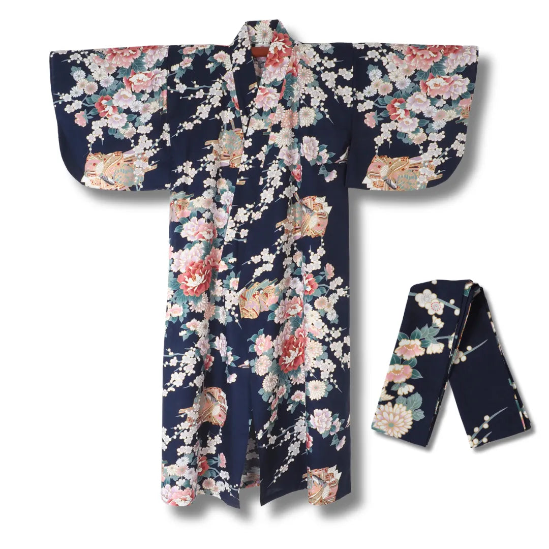 Dunkelblauer Mädchen Kimono Yukata mit japanischen Prinzessinnen, Botan Pfingstrosen und Ume Pflaumenblüten inkl. Obi