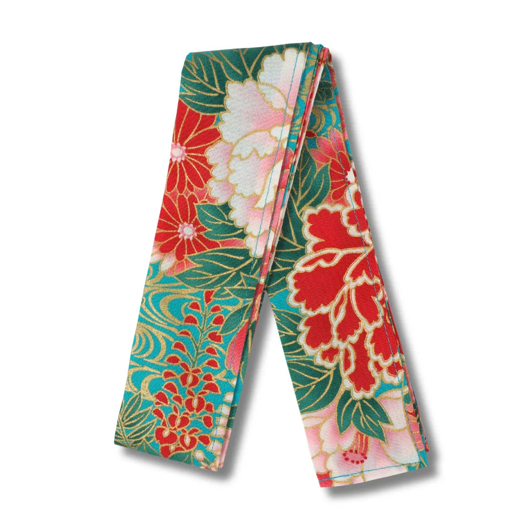 Gürtel Türkiser Mädchen Yukata aus Japan mit Temari Bällen, Sakura Kirschblüten und Botan Pfingstrosen