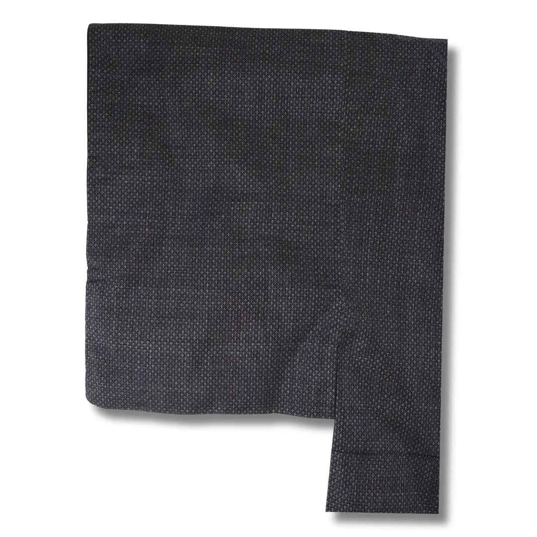 Ärmelansicht des blaugrauen Herren-Kimono mit feiner Webstruktur