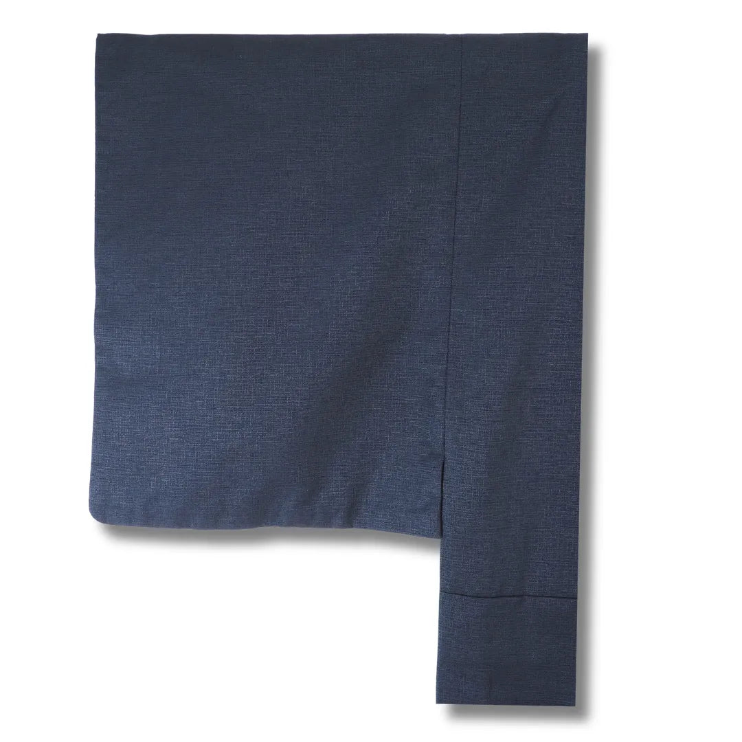 Ärmelansicht des dunkelblauen Herren-Kimono mit feiner Webstruktur