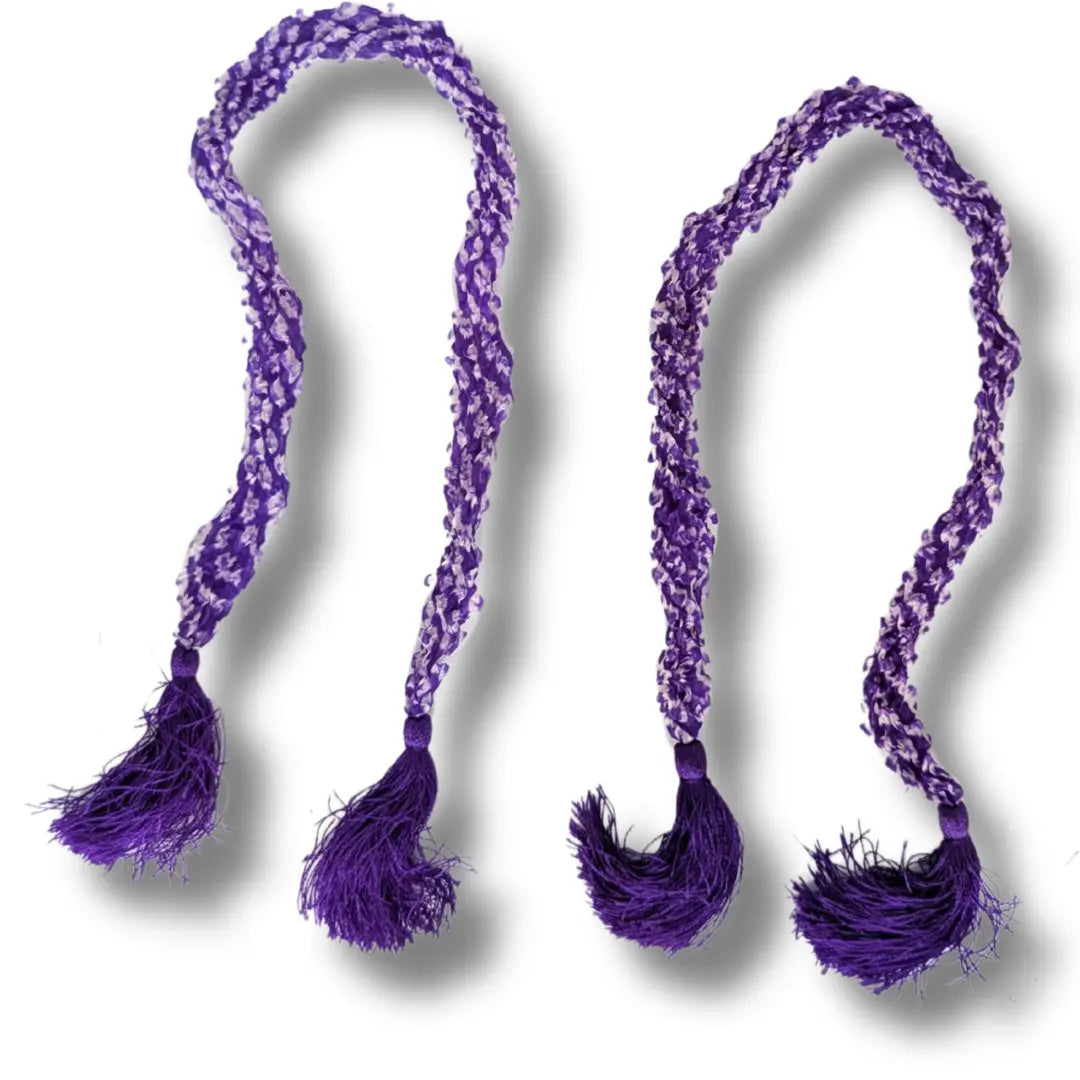 Zwei japanische Vintage Chinkoro Haarbänder in Lila mit hellen Shibori Mustern und langen violetten Quasten, jeweils 45 cm lang