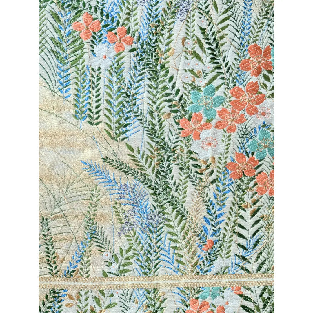 Detailaufnahme des Vintage Fukuro Obi mit japanischem Pflanzen- und Blumenmuster