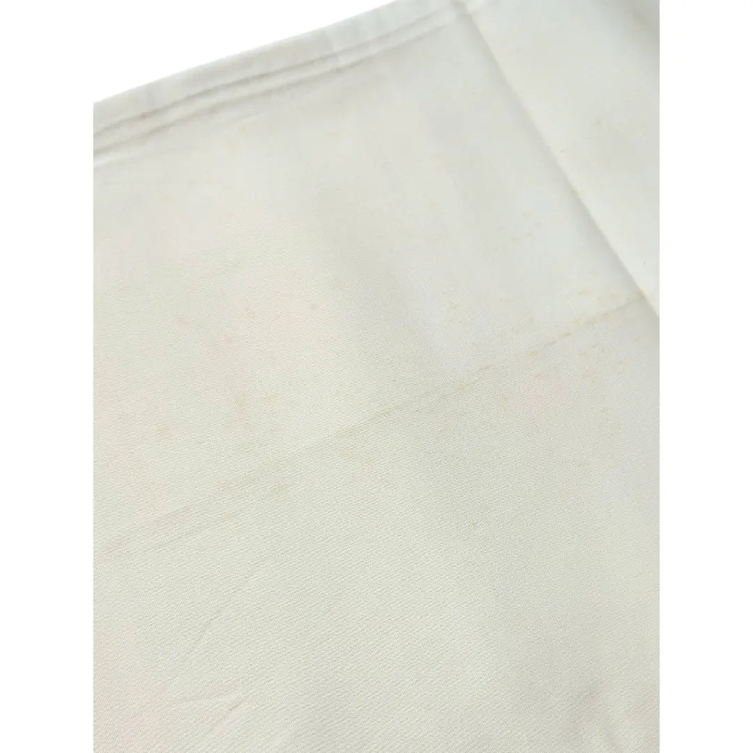 Detailaufnahme vom mittleren Bereich mit leichten Gebrauchsspuren eines Vintage Obi
