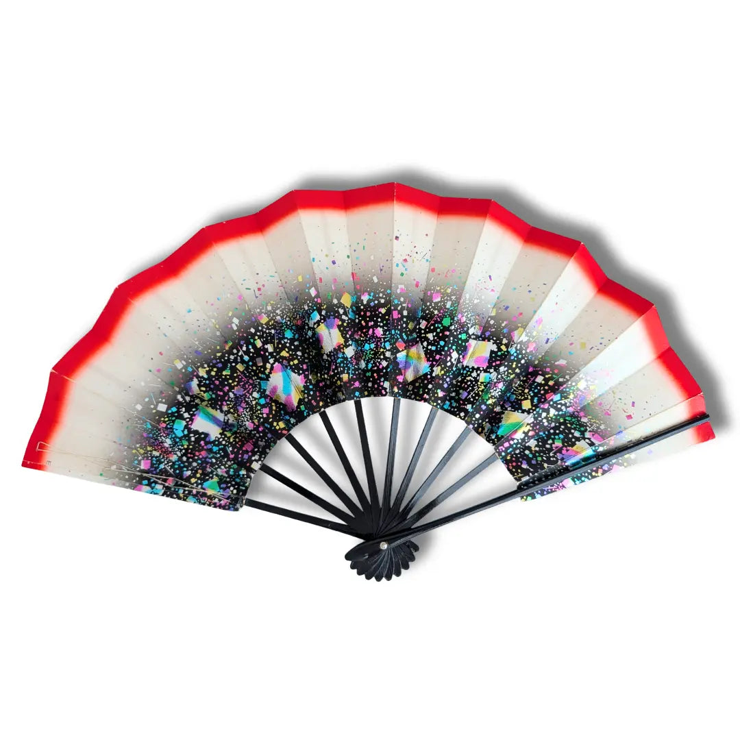 Vintage Mai-Ogi Fächer aus Japan Rückansicht geöffnet mit gefächertem Nietkopf und rotem Randverlauf