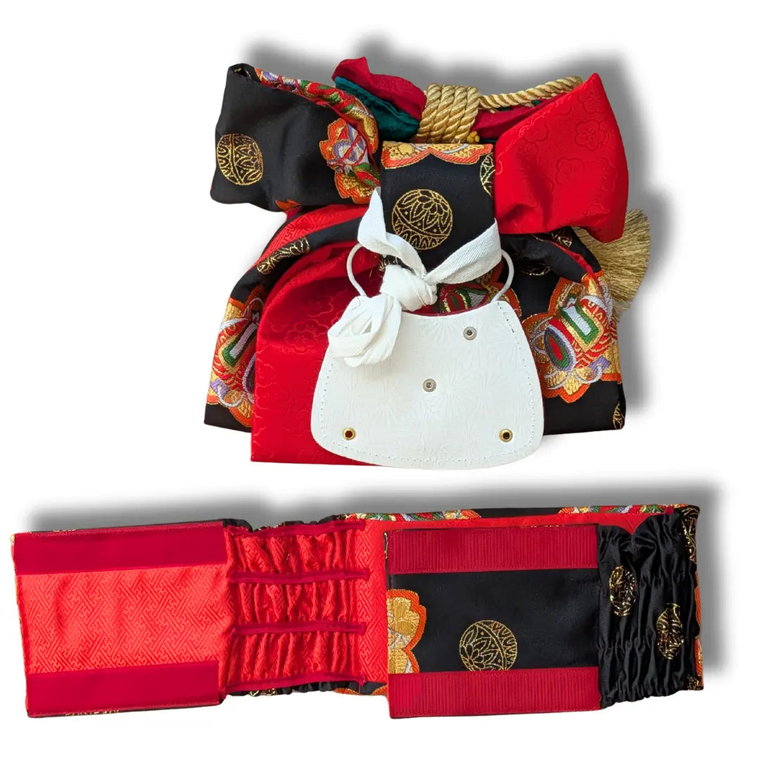 Rückseite Vintage Musubi Obi Schleife in Schwarz mit Temari Bällen und Kirschblüten.