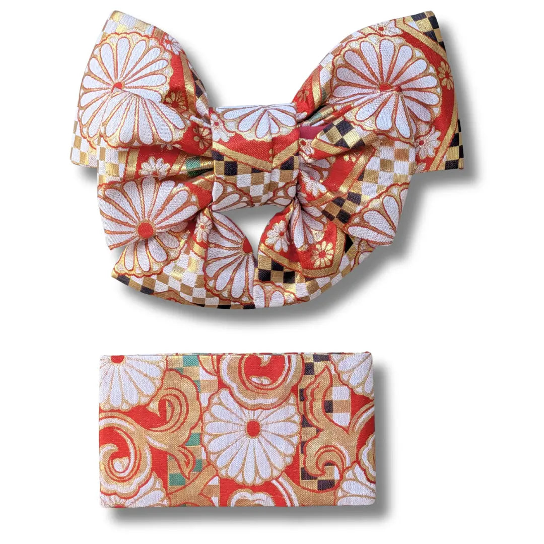 Vintage Musubi Obi Set Schleife mit weißen Chrysanthemen und Schachbrettmuster.